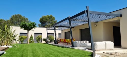 Maison contemporaine située sur les hauteurs de Nîmes.